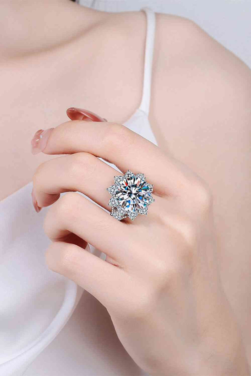 10 Carat Moissanite Flower-Shaped Ring - Nova Luxe Charm