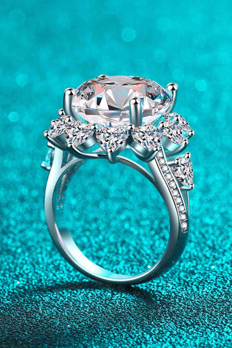 10 Carat Moissanite Flower-Shaped Ring - Nova Luxe Charm